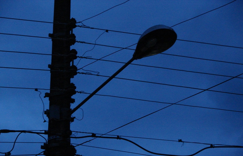 Ir para  <p>Mais de uma dezena de propriedades agr&iacute;colas da regi&atilde;o de Anchieta, &agrave;s margens da BR 153, em Tr&ecirc;s Arroios, ficaram sem energia el&eacute;trica desde a noite de domingo(29) at&eacute; 19h...